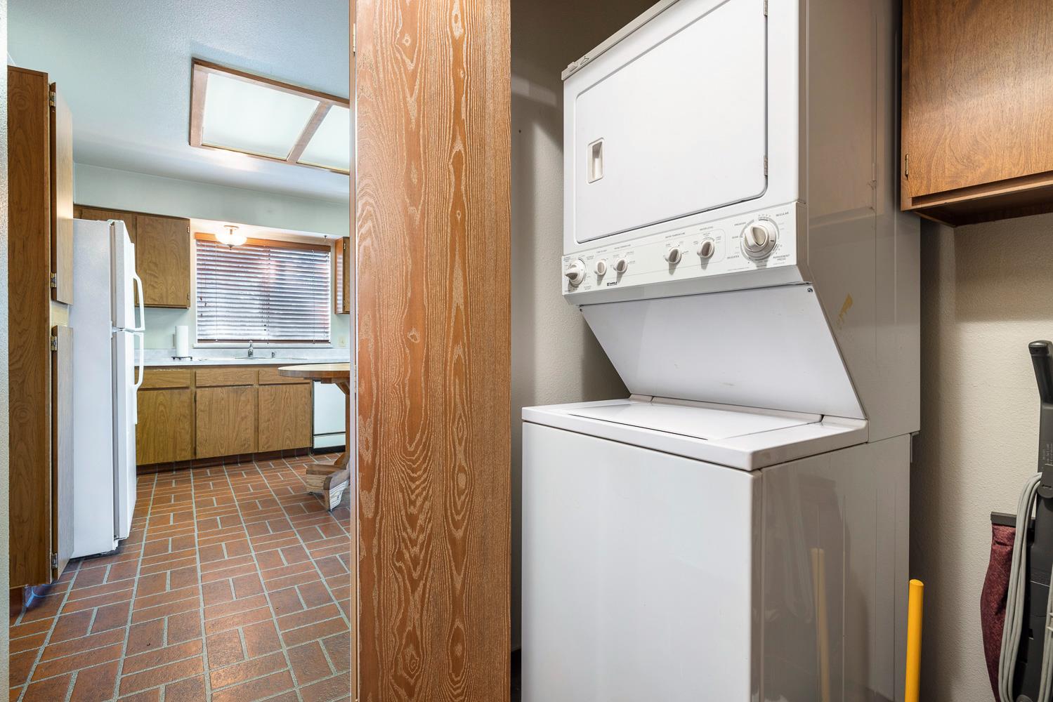 40905 Woodridge Rd, Shaver Lake, CA 93664