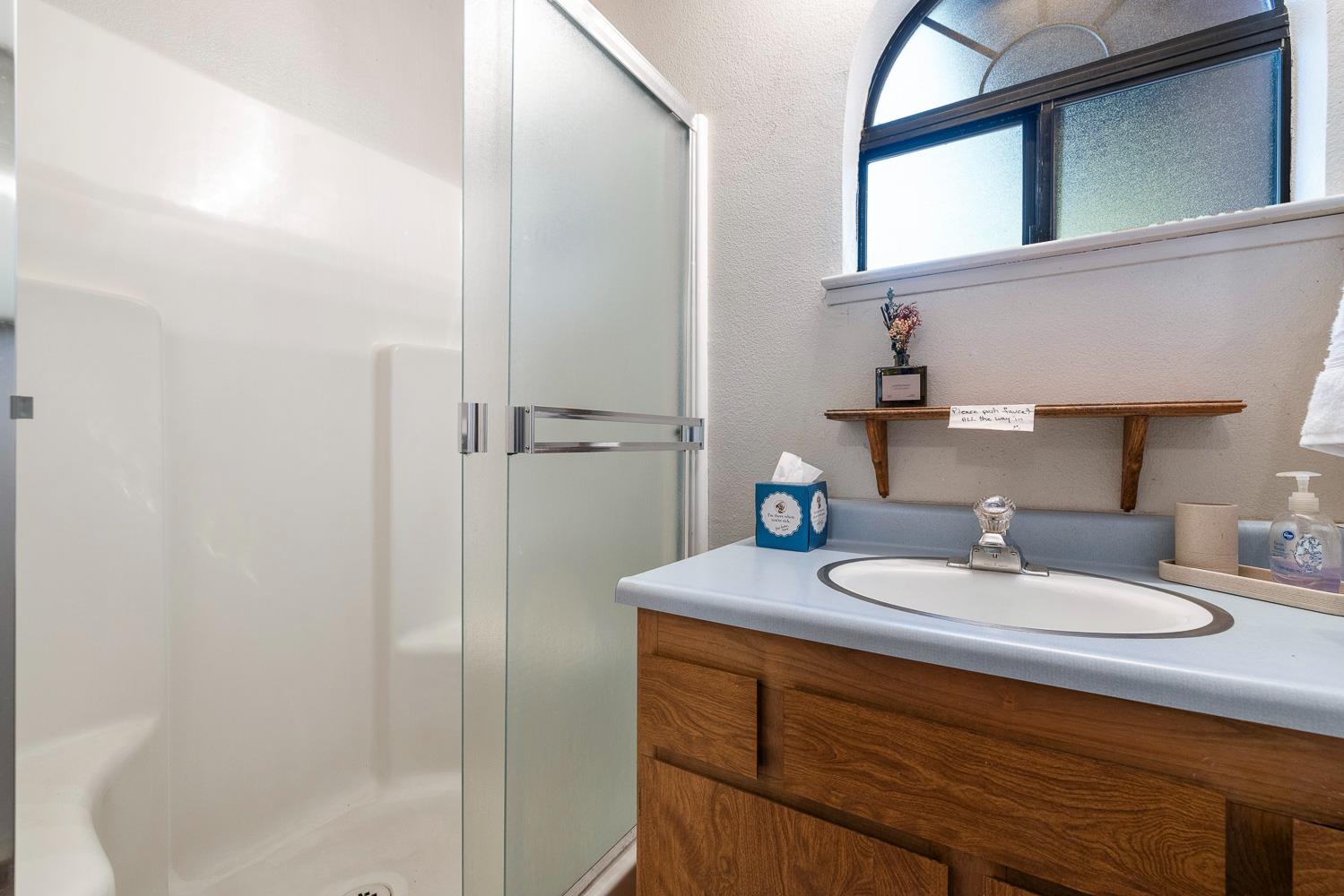 40905 Woodridge Rd, Shaver Lake, CA 93664