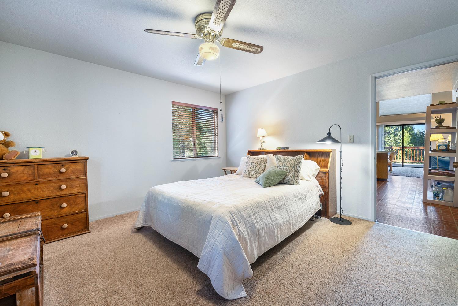 40905 Woodridge Rd, Shaver Lake, CA 93664