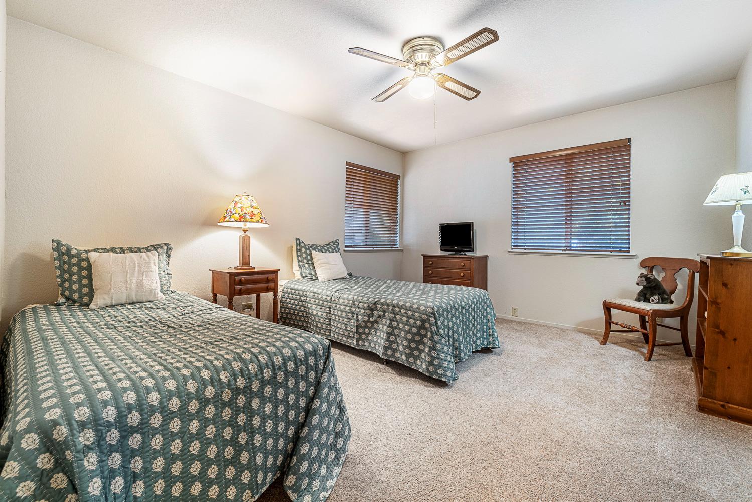 40905 Woodridge Rd, Shaver Lake, CA 93664