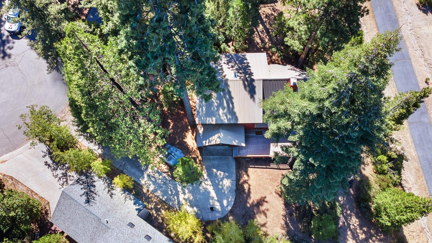 40905 Woodridge Rd, Shaver Lake, CA 93664