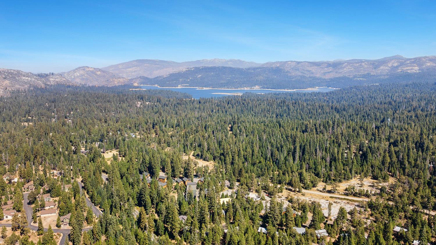 40905 Woodridge Rd, Shaver Lake, CA 93664