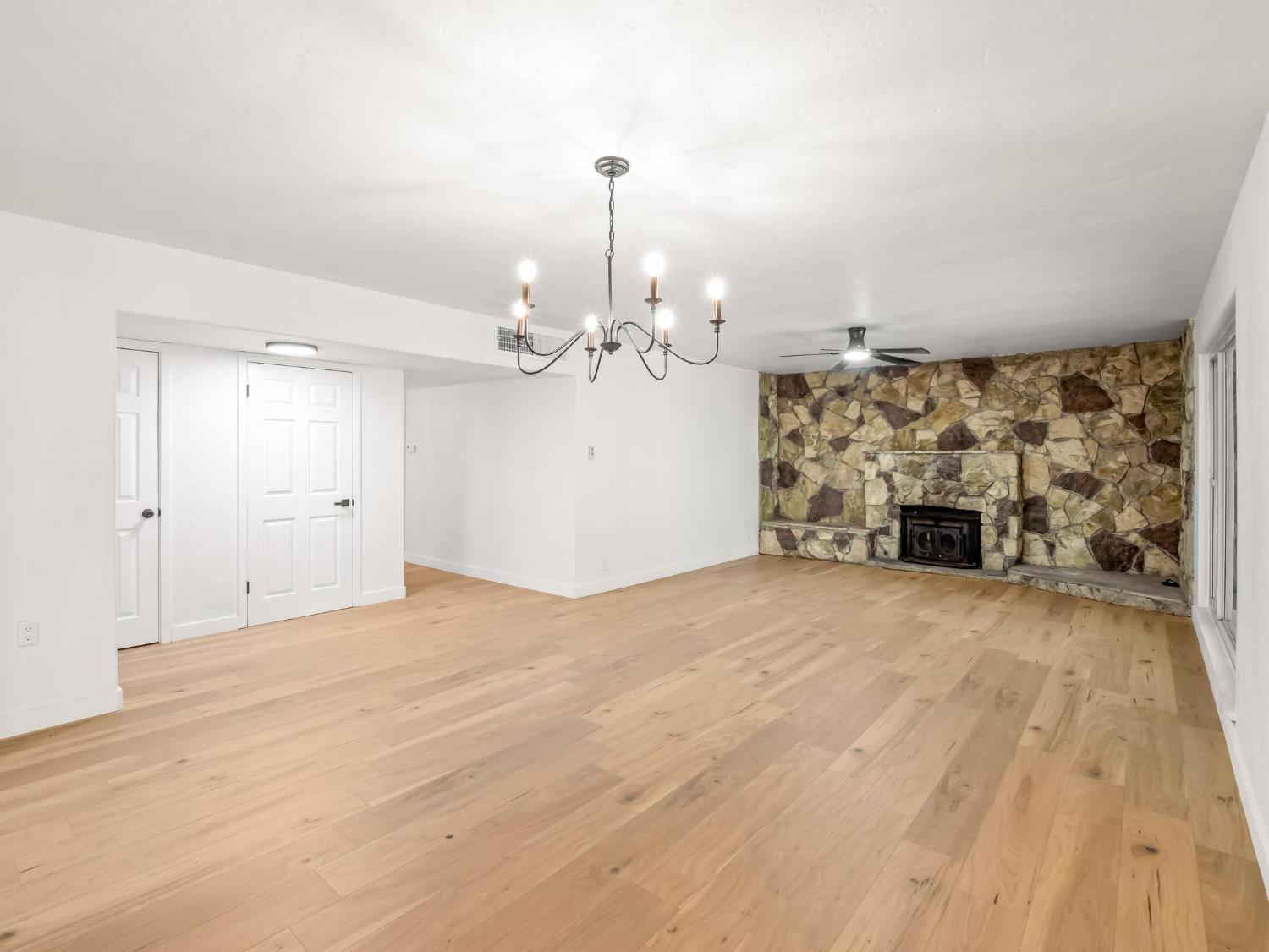 1106 W Weldon Ave, Fresno, CA 93705
