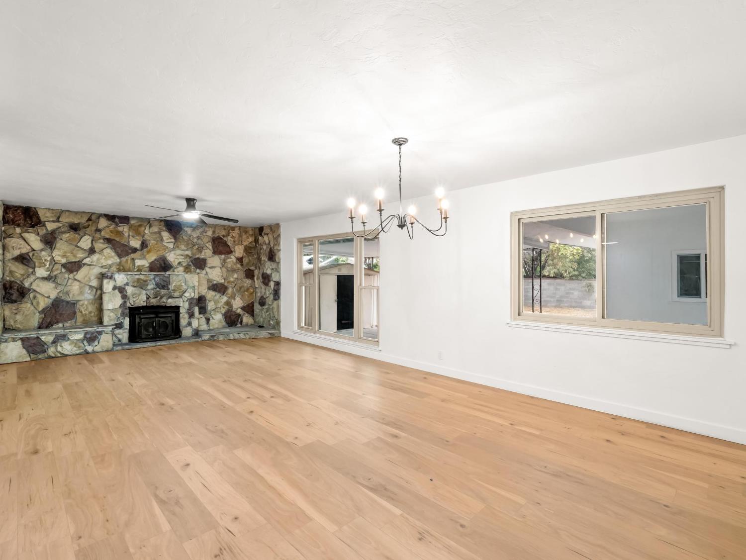 1106 W Weldon Ave, Fresno, CA 93705