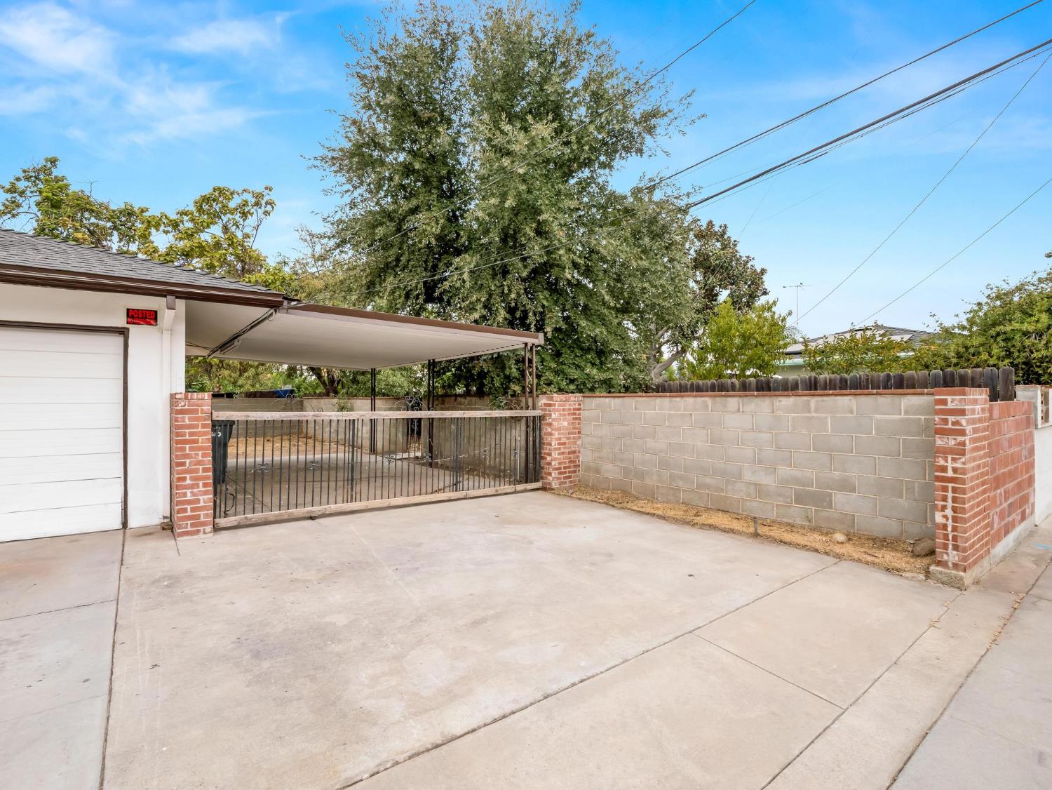1106 W Weldon Ave, Fresno, CA 93705