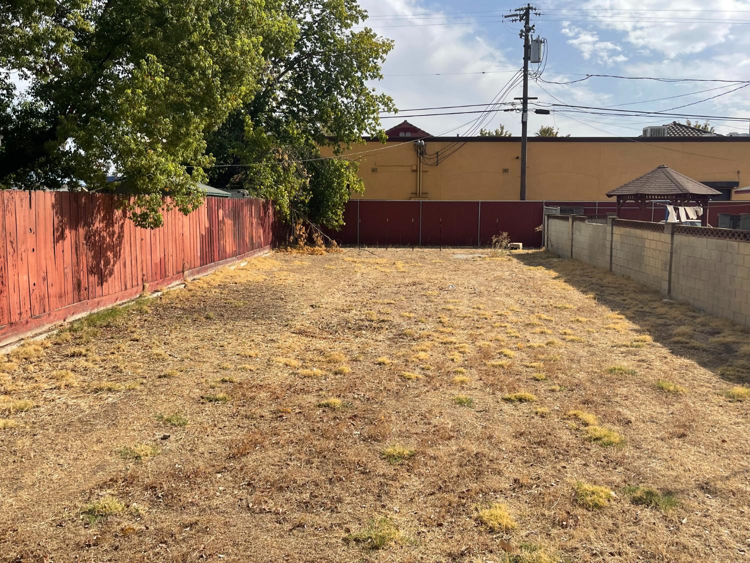 3846 E Iowa Ave, Fresno, CA 93702
