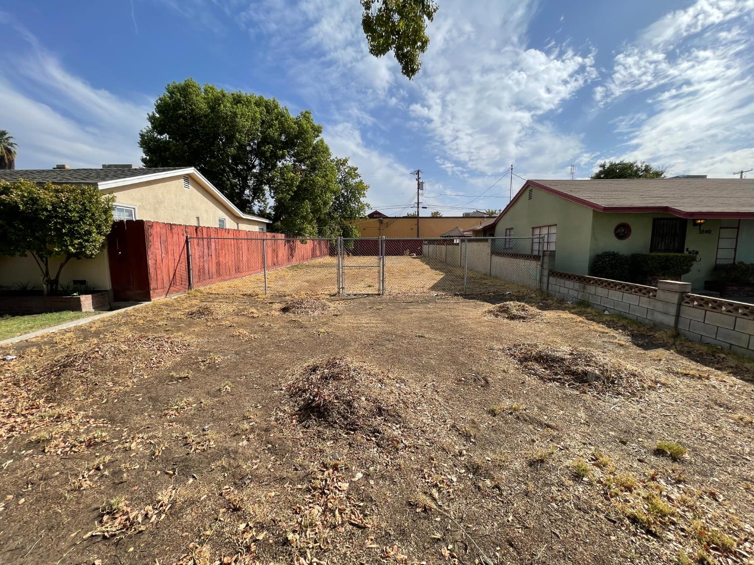 3846 E Iowa Ave, Fresno, CA 93702