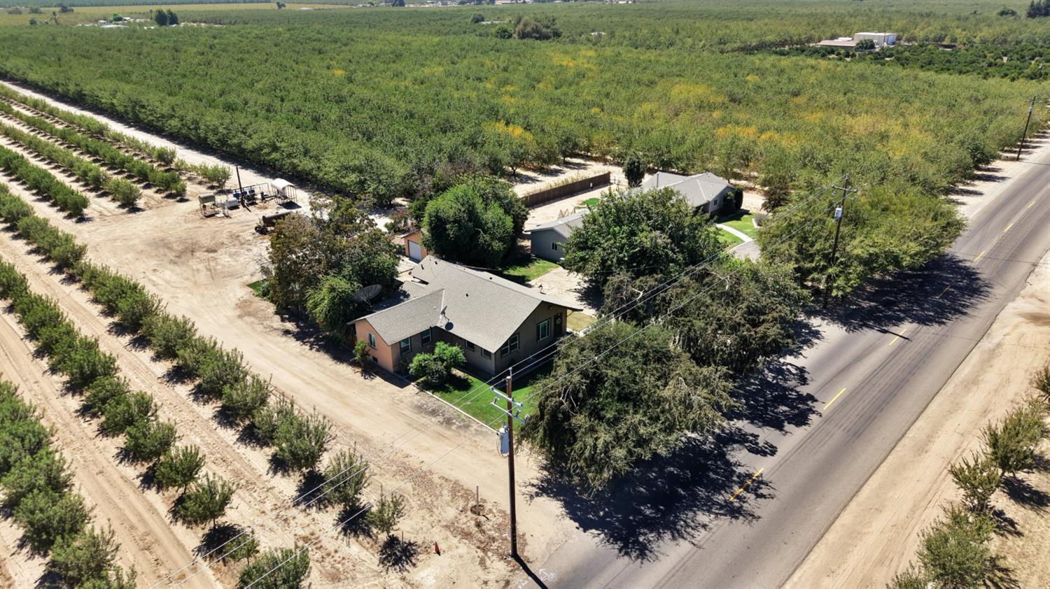 16381 W Belmont Ave, Kerman, CA 93630