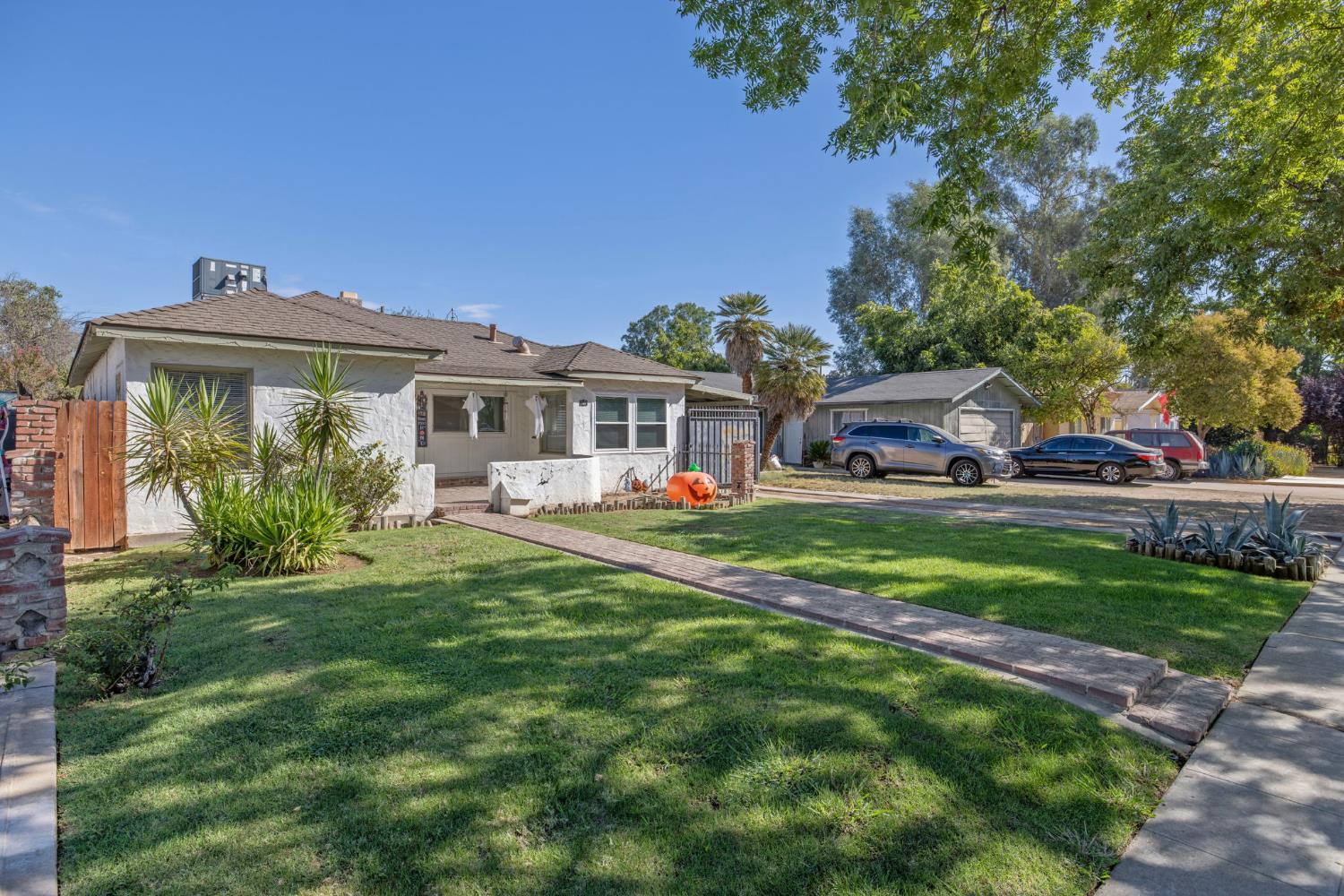 329 E Fedora Ave, Fresno, CA 93704