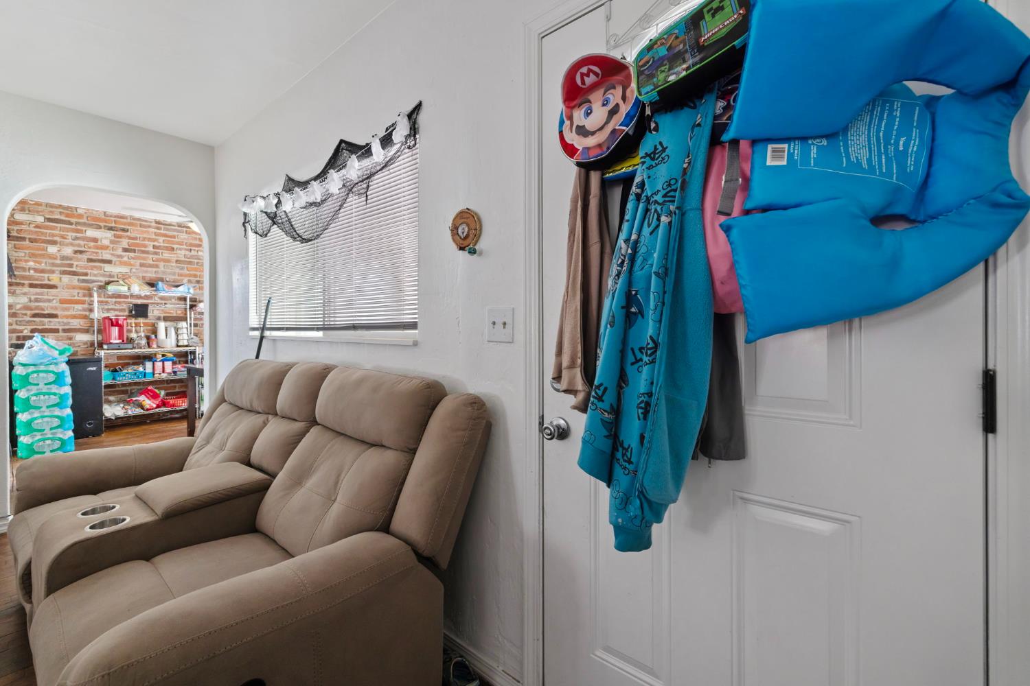329 E Fedora Ave, Fresno, CA 93704