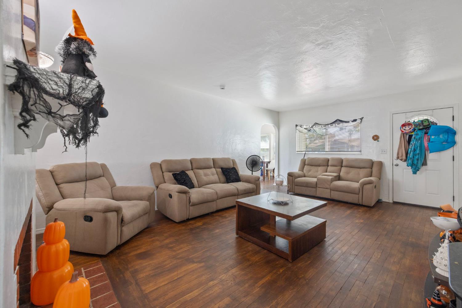 329 E Fedora Ave, Fresno, CA 93704