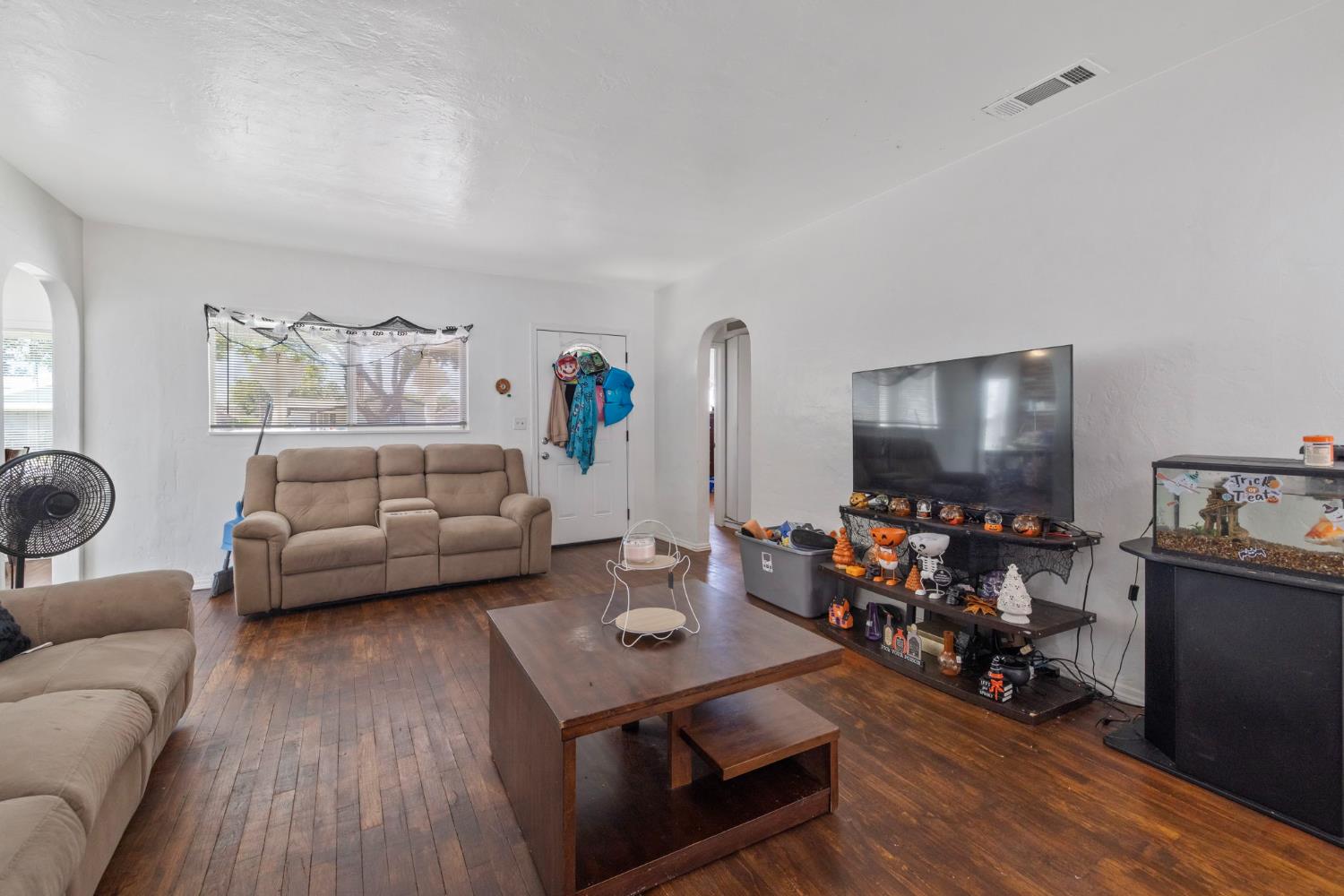 329 E Fedora Ave, Fresno, CA 93704