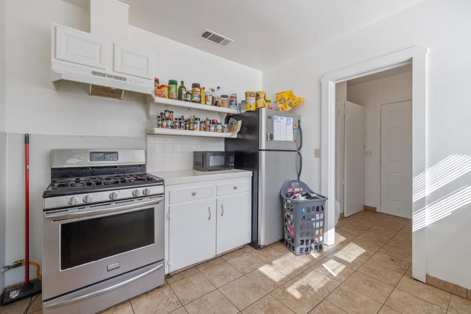 329 E Fedora Ave, Fresno, CA 93704