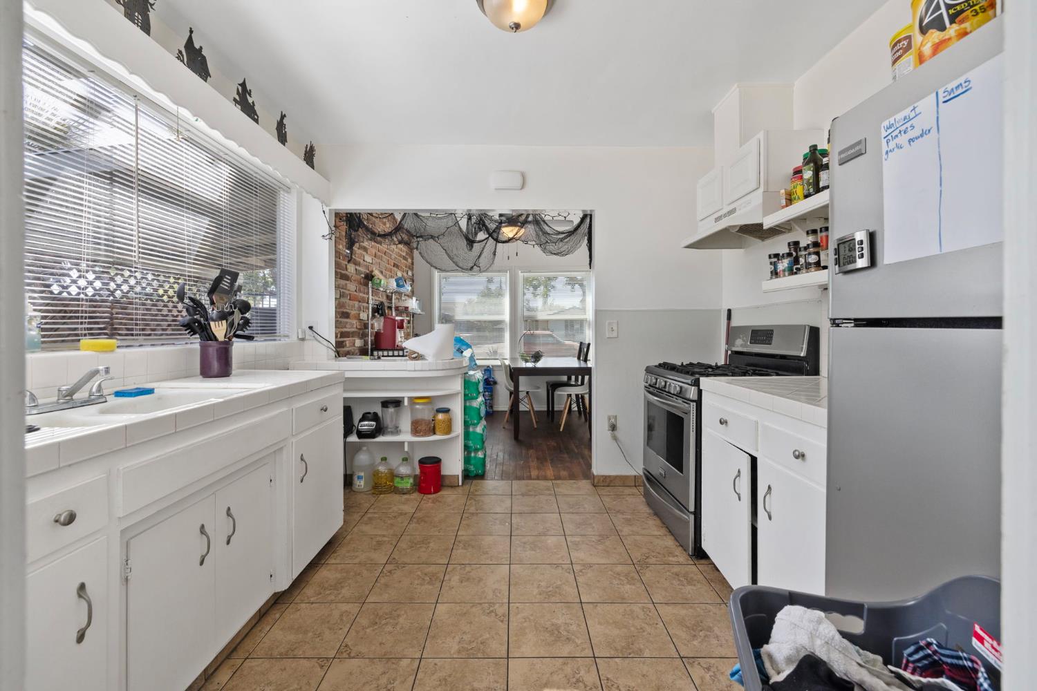 329 E Fedora Ave, Fresno, CA 93704