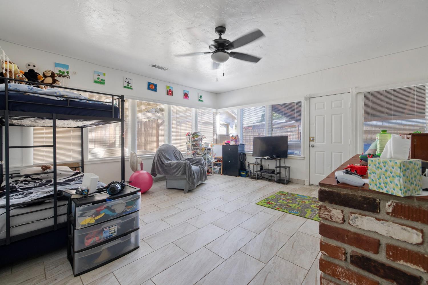 329 E Fedora Ave, Fresno, CA 93704