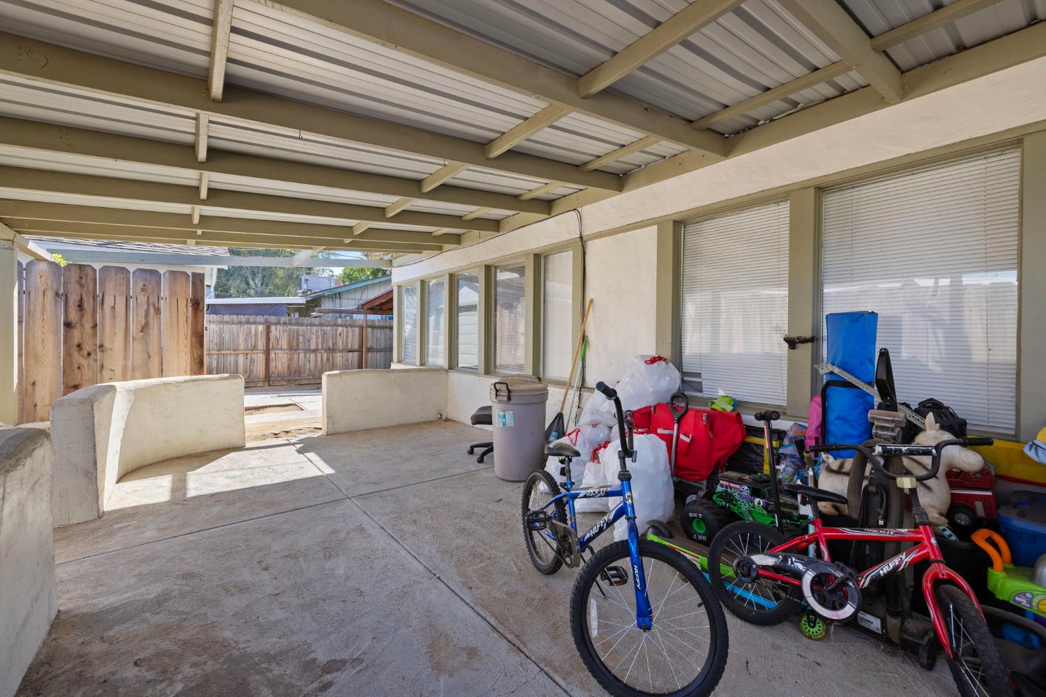 329 E Fedora Ave, Fresno, CA 93704