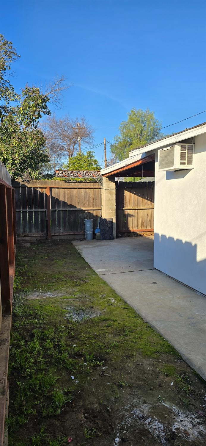 329 E Fedora Ave, Fresno, CA 93704