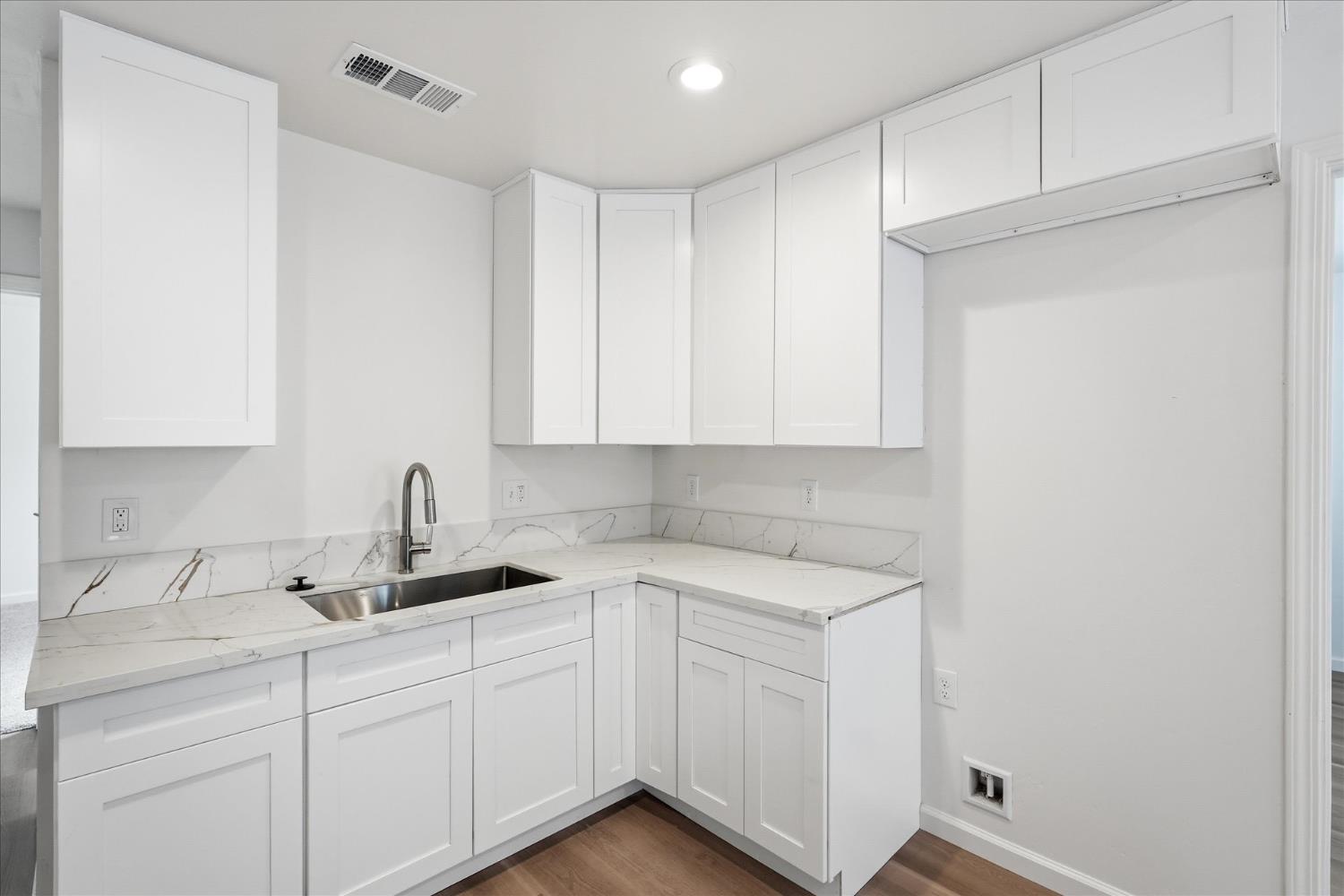 2020 Aspen St, Selma, CA 93662
