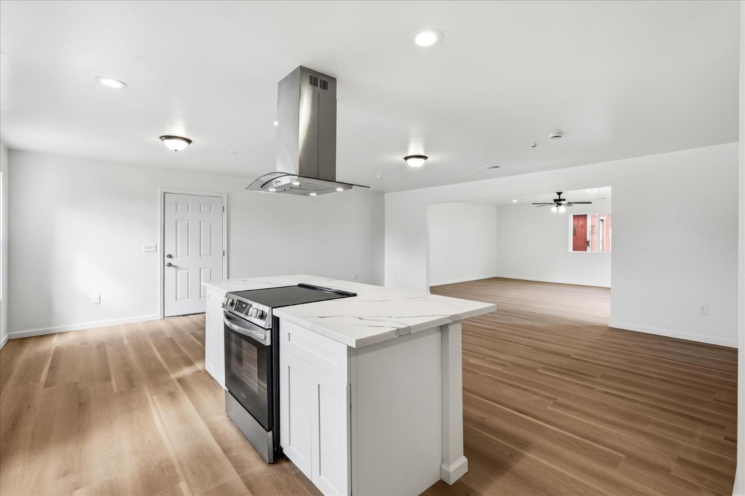 2020 Aspen St, Selma, CA 93662