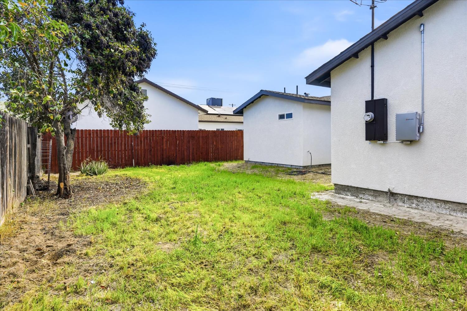 2020 Aspen St, Selma, CA 93662