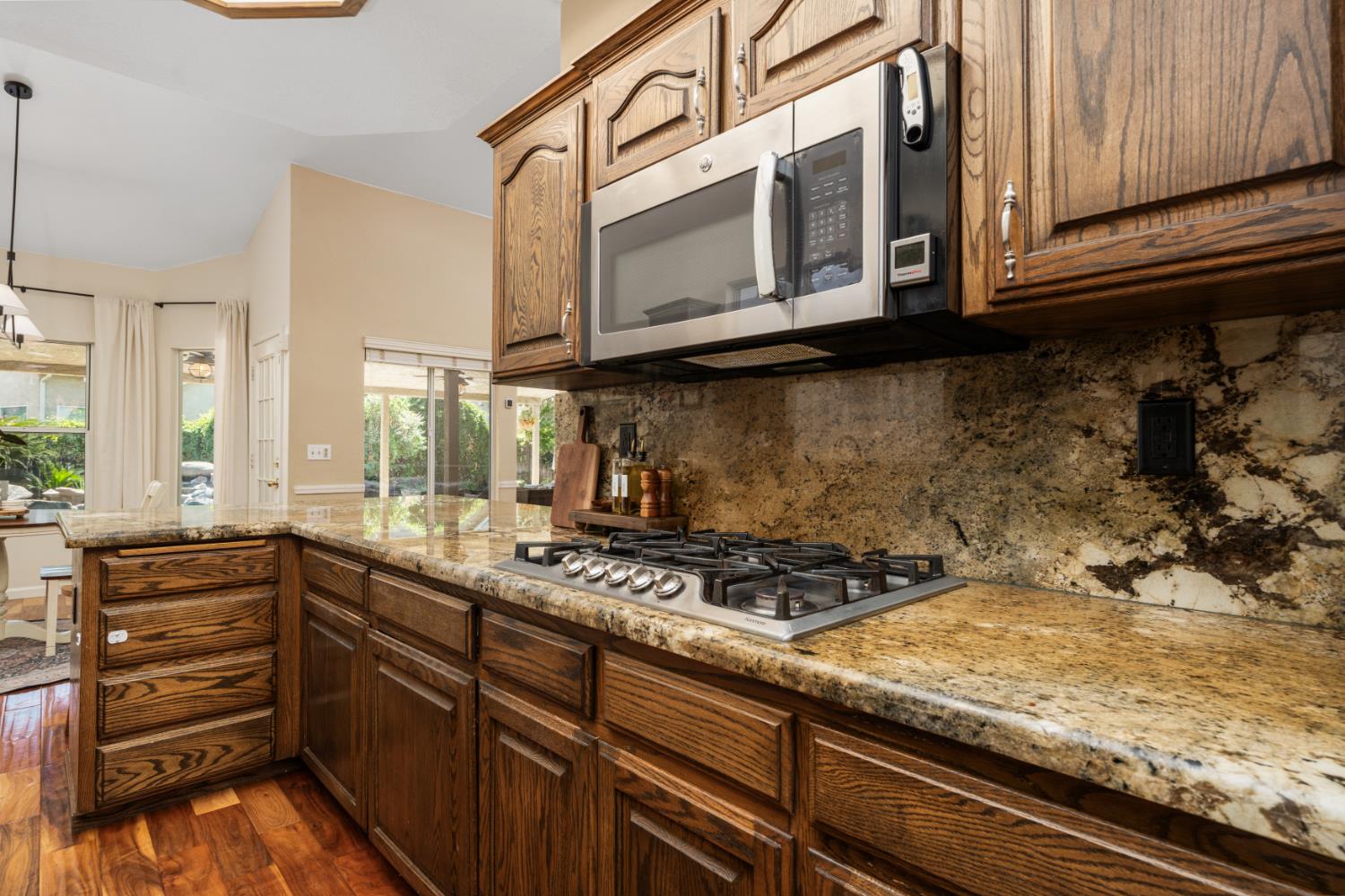 240 W Loyola Ave, Clovis, CA 93619