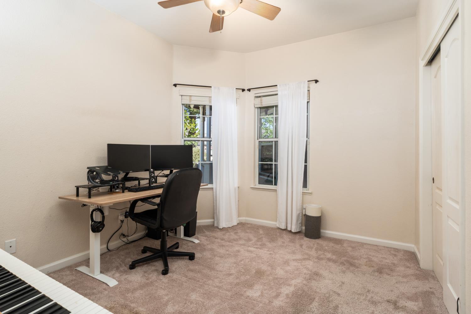 240 W Loyola Ave, Clovis, CA 93619