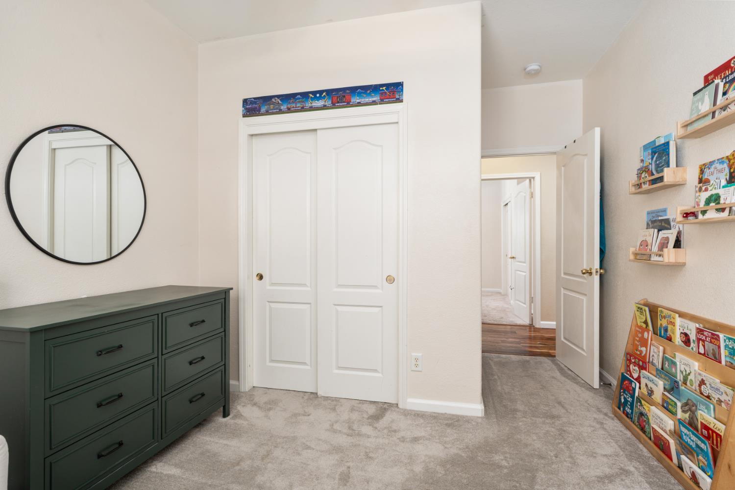 240 W Loyola Ave, Clovis, CA 93619