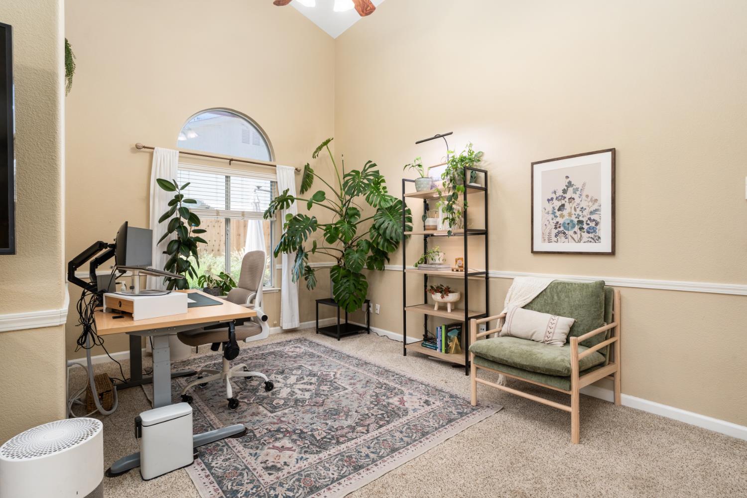 240 W Loyola Ave, Clovis, CA 93619