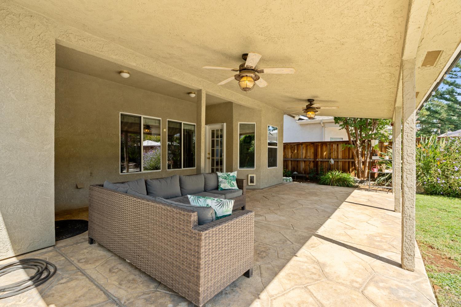 240 W Loyola Ave, Clovis, CA 93619