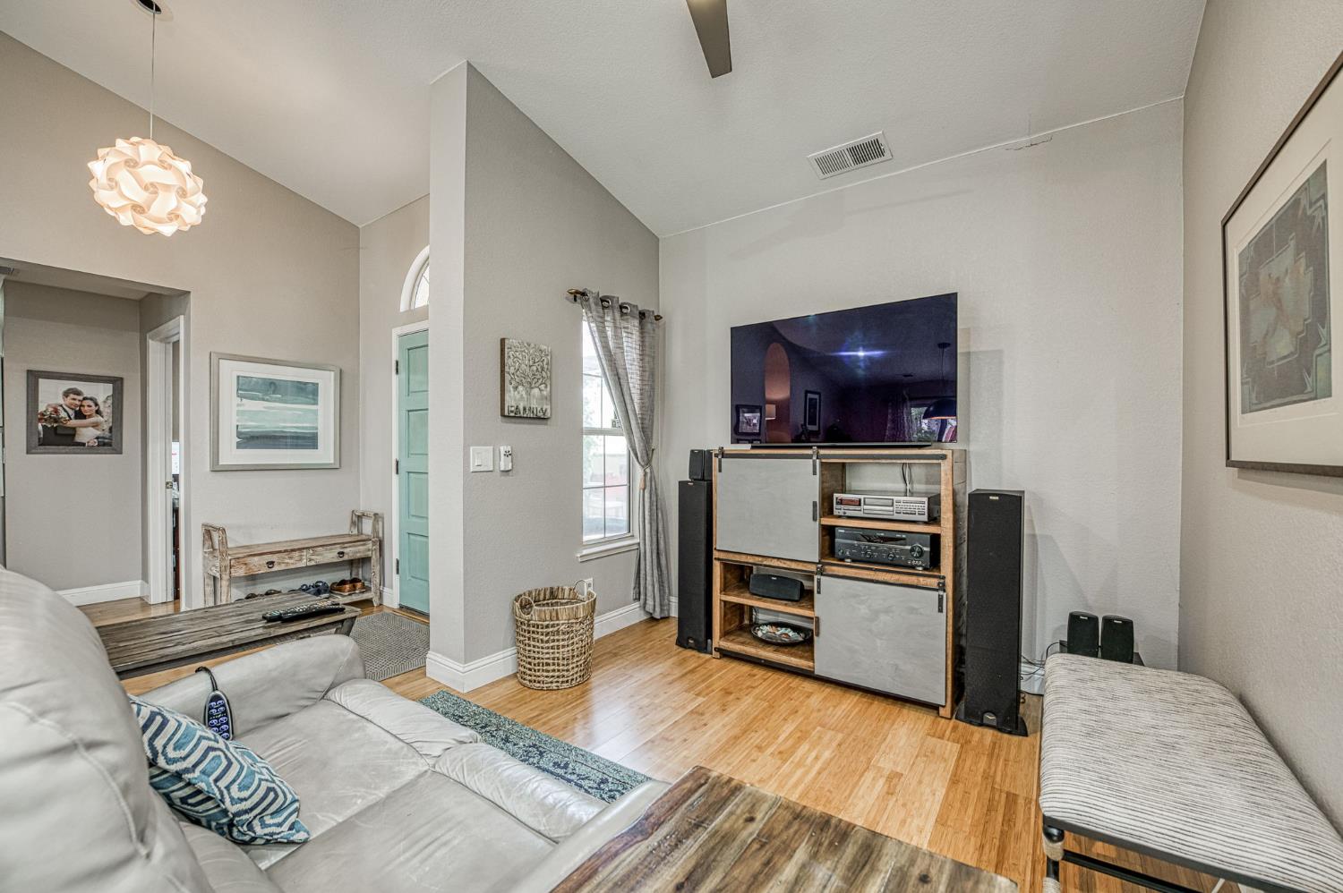 4267 W Menlo Ave, Fresno, CA 93722