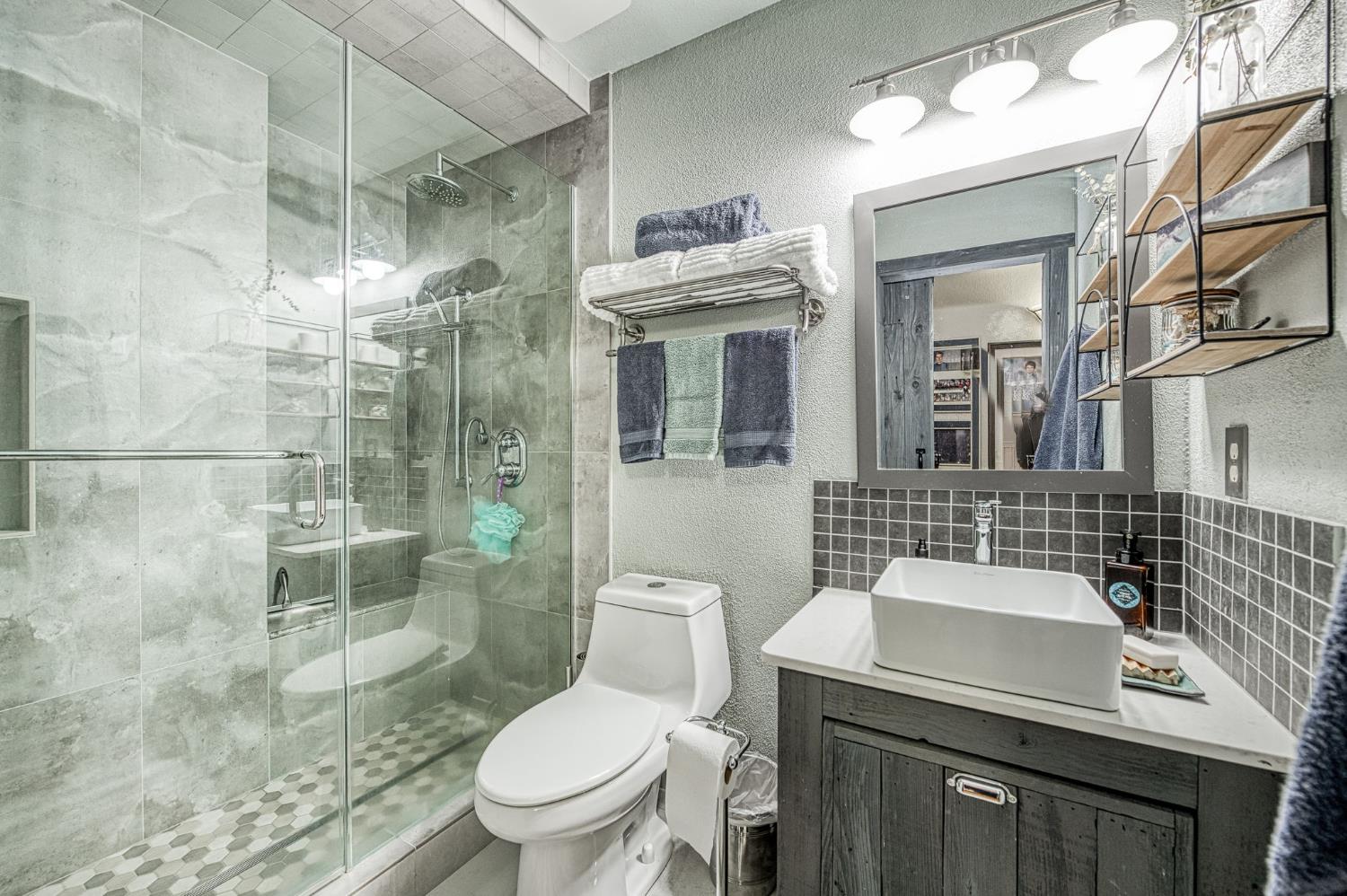 4267 W Menlo Ave, Fresno, CA 93722