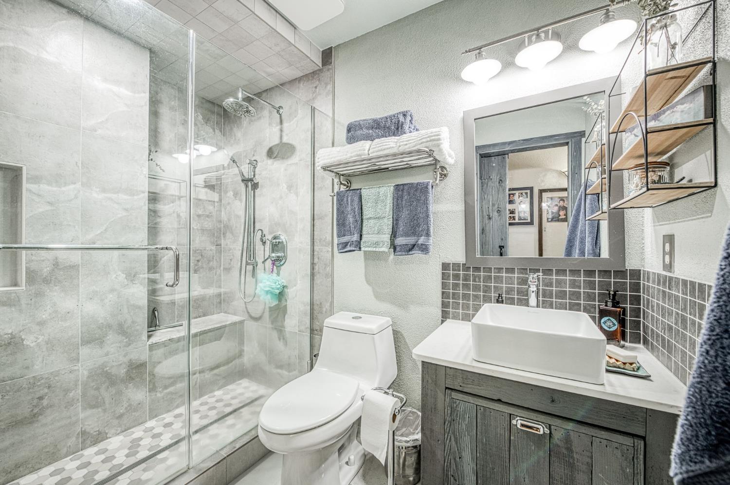 4267 W Menlo Ave, Fresno, CA 93722