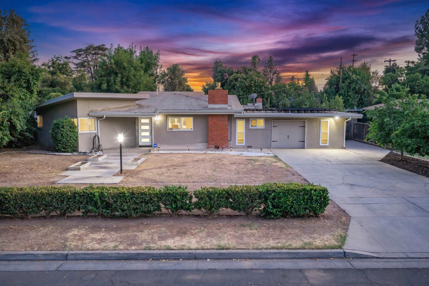 918 E Hampton Way, Fresno, CA 93704