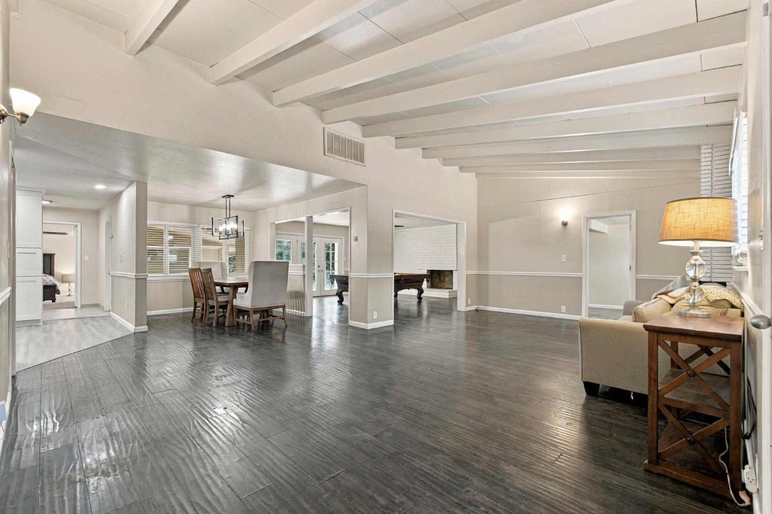 918 E Hampton Way, Fresno, CA 93704