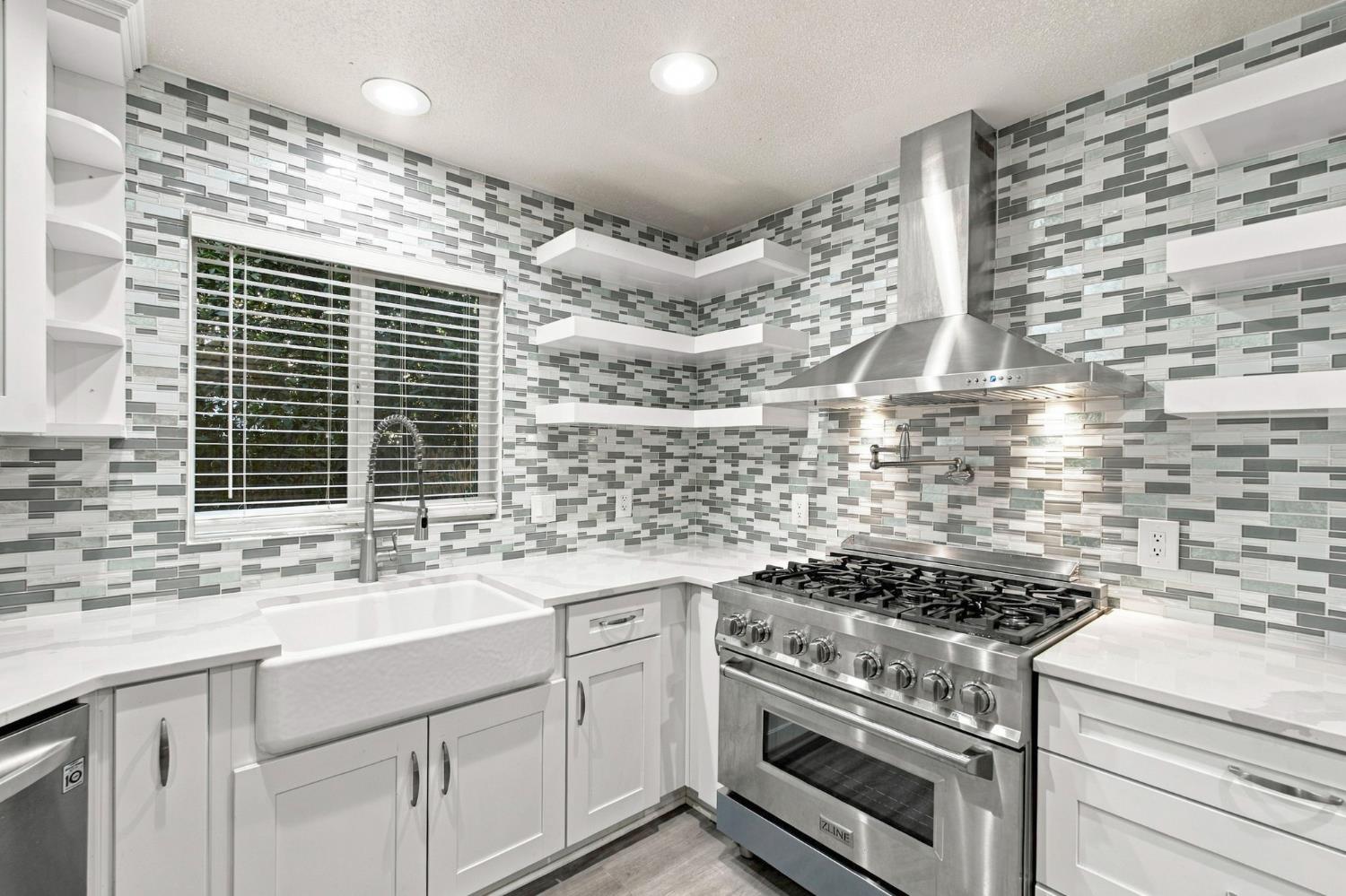 918 E Hampton Way, Fresno, CA 93704