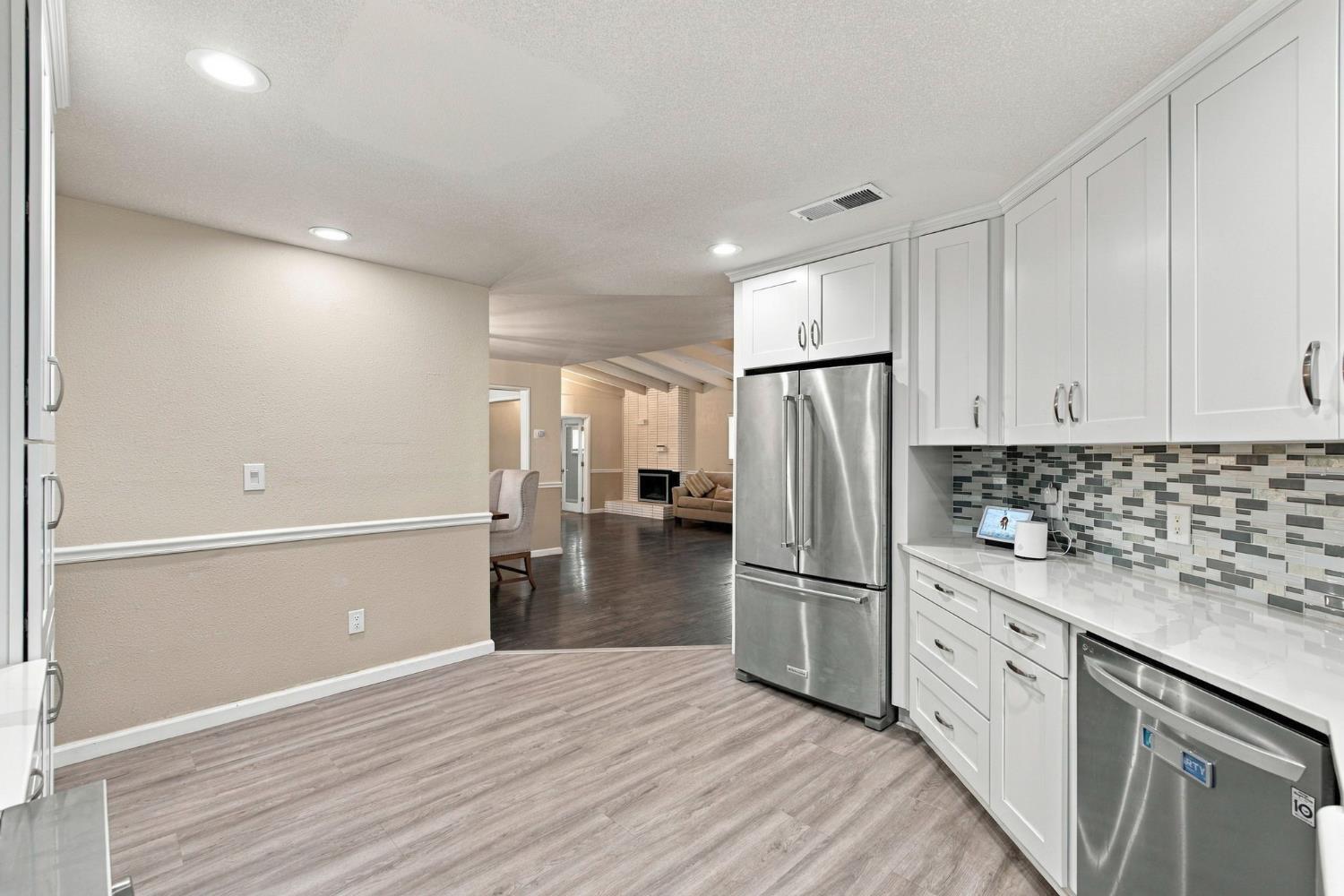 918 E Hampton Way, Fresno, CA 93704
