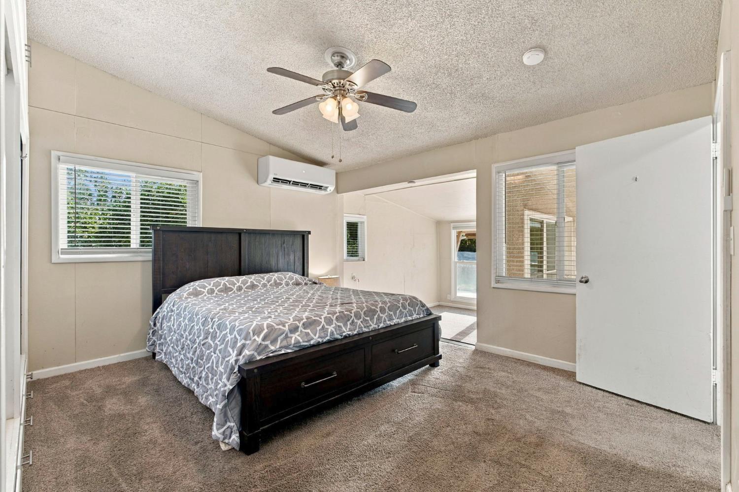 918 E Hampton Way, Fresno, CA 93704