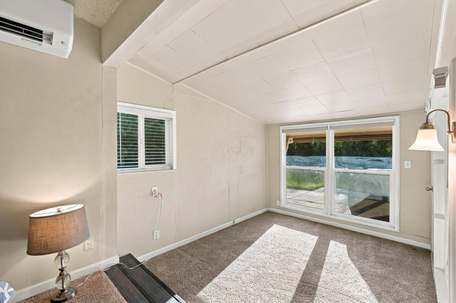 918 E Hampton Way, Fresno, CA 93704