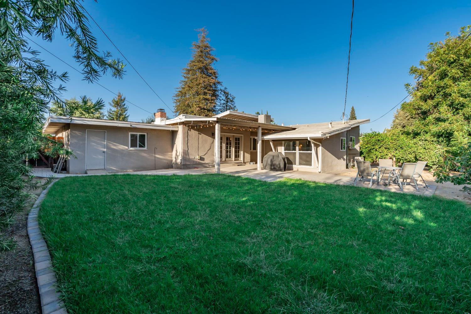 918 E Hampton Way, Fresno, CA 93704