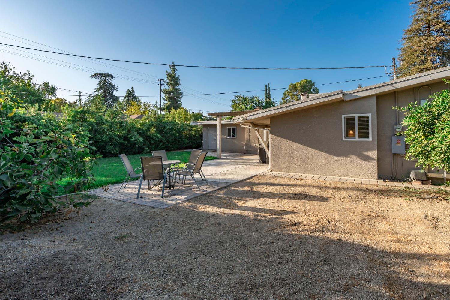 918 E Hampton Way, Fresno, CA 93704