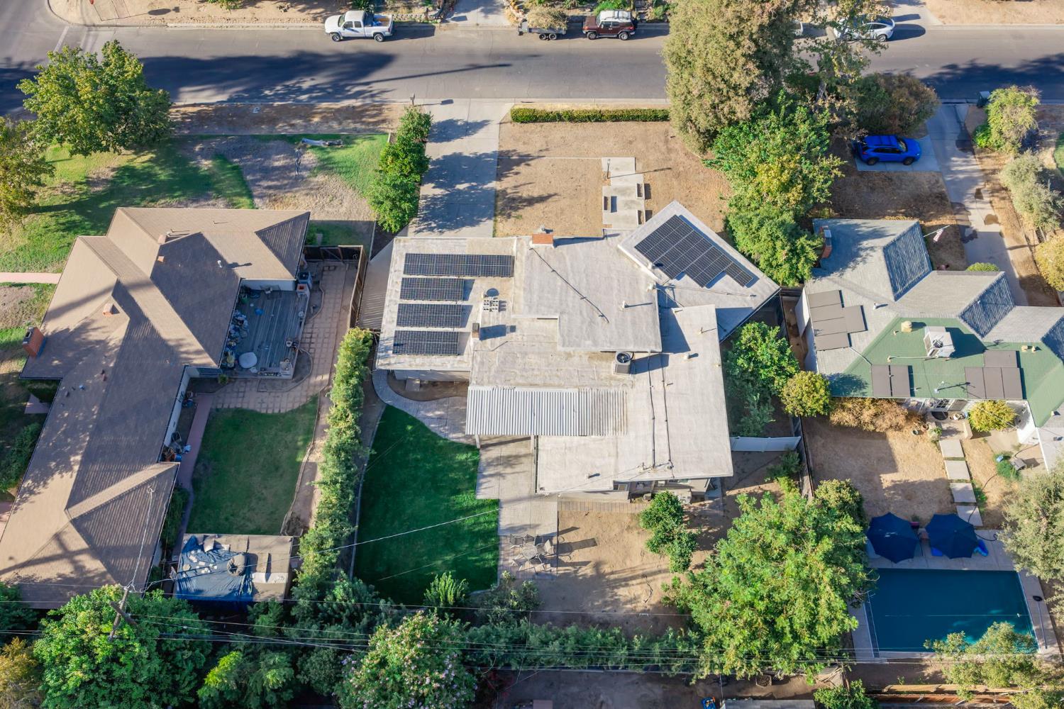 918 E Hampton Way, Fresno, CA 93704