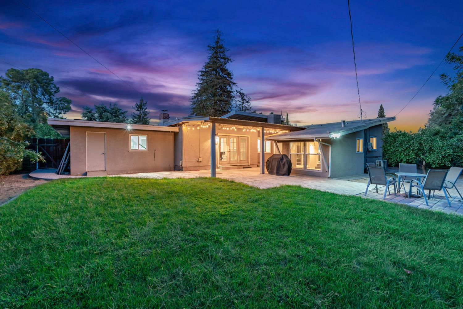 918 E Hampton Way, Fresno, CA 93704