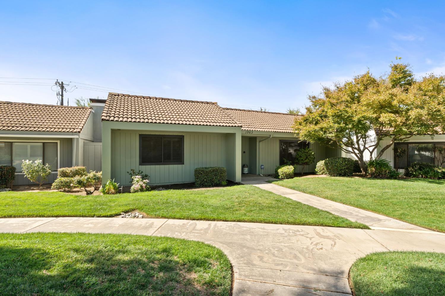 1963 W Santa Ana Ave, Fresno, CA 93705