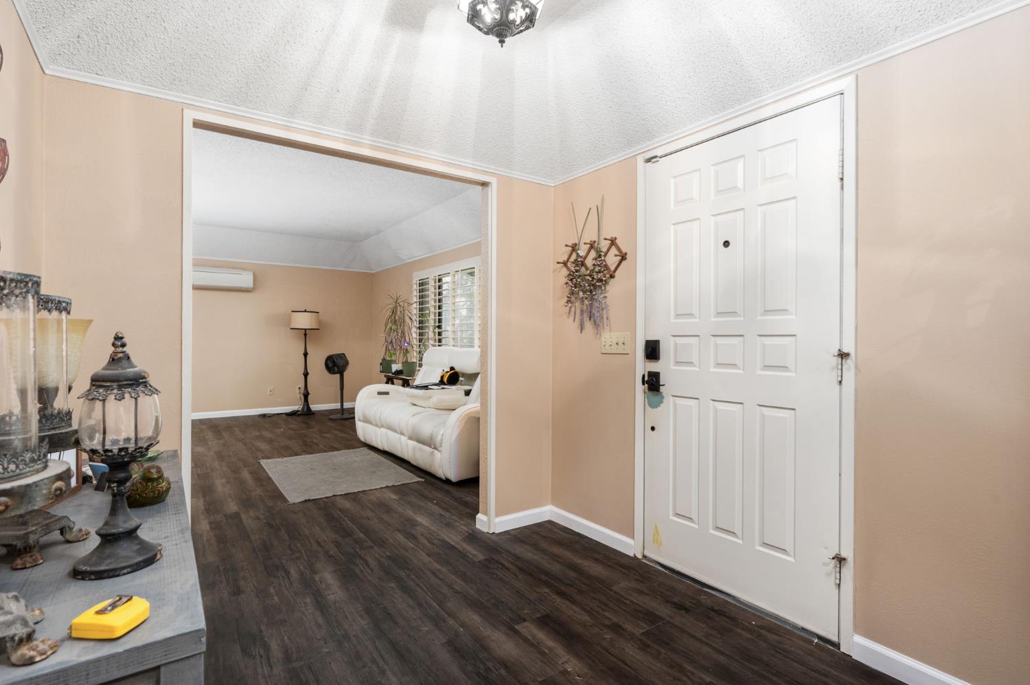 1963 W Santa Ana Ave, Fresno, CA 93705