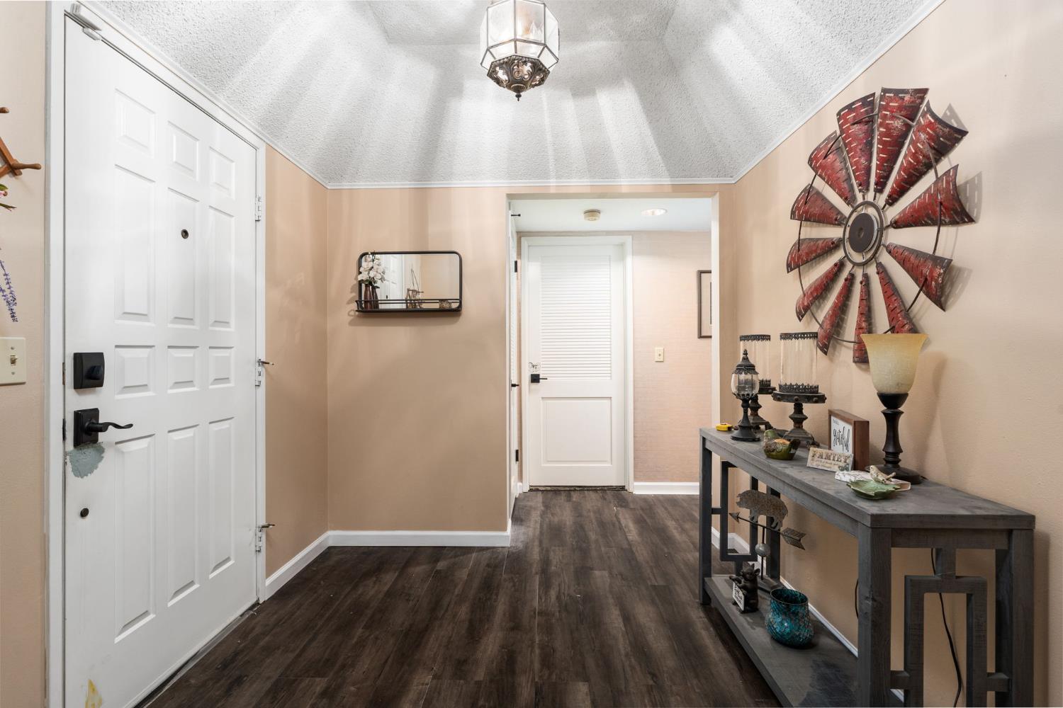 1963 W Santa Ana Ave, Fresno, CA 93705