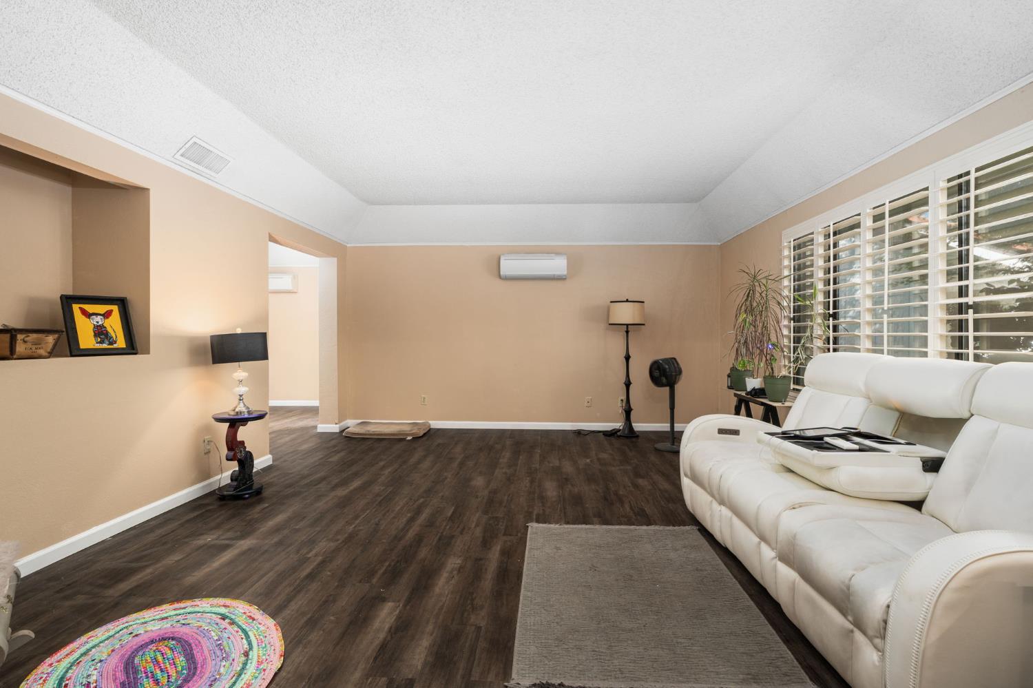 1963 W Santa Ana Ave, Fresno, CA 93705