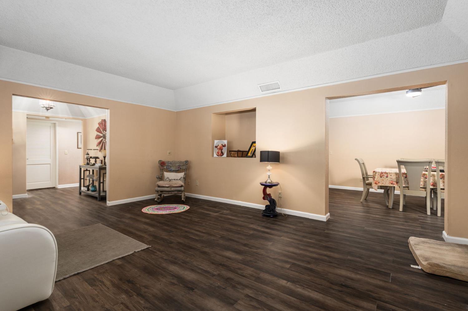 1963 W Santa Ana Ave, Fresno, CA 93705