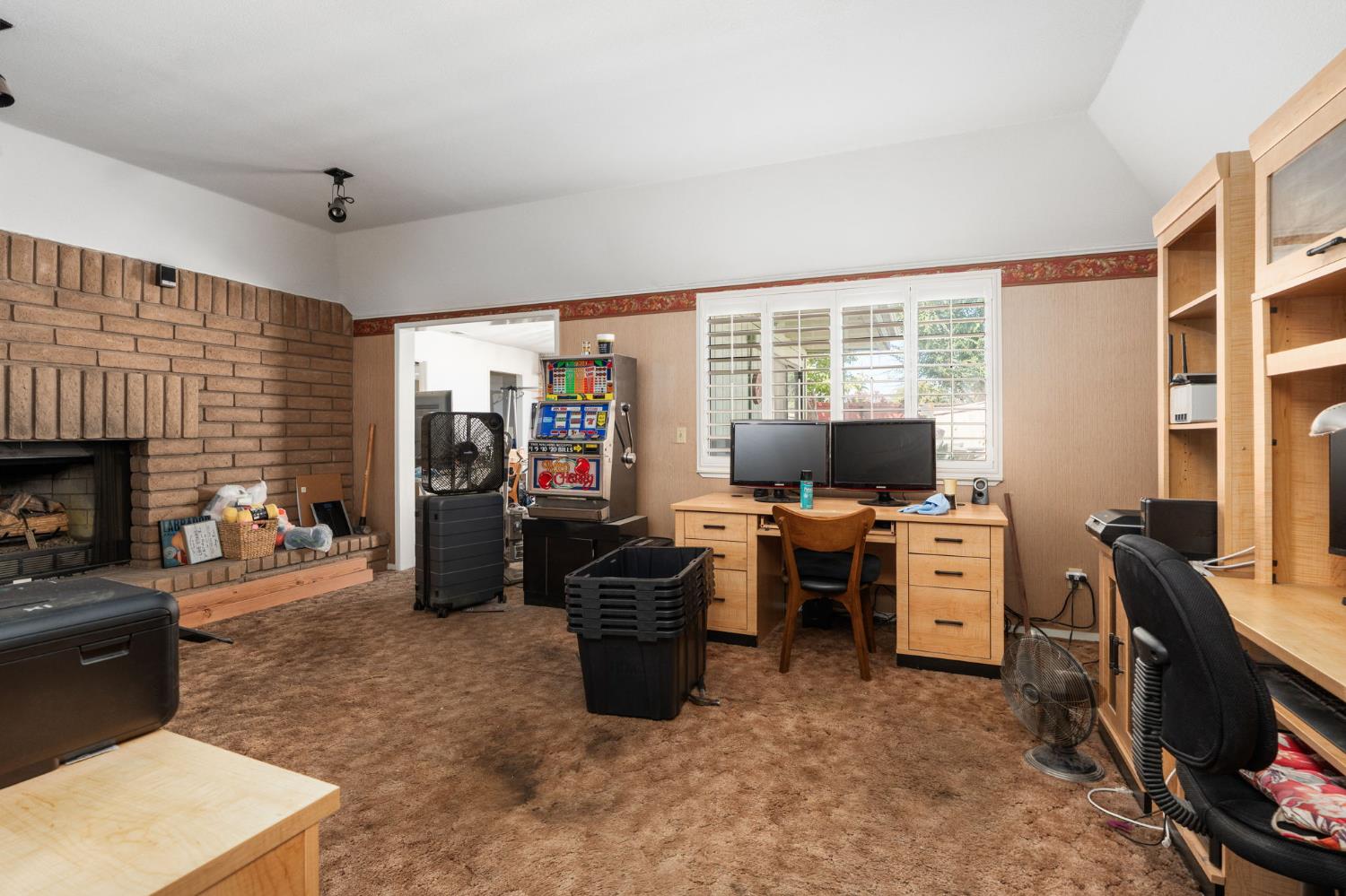 1963 W Santa Ana Ave, Fresno, CA 93705