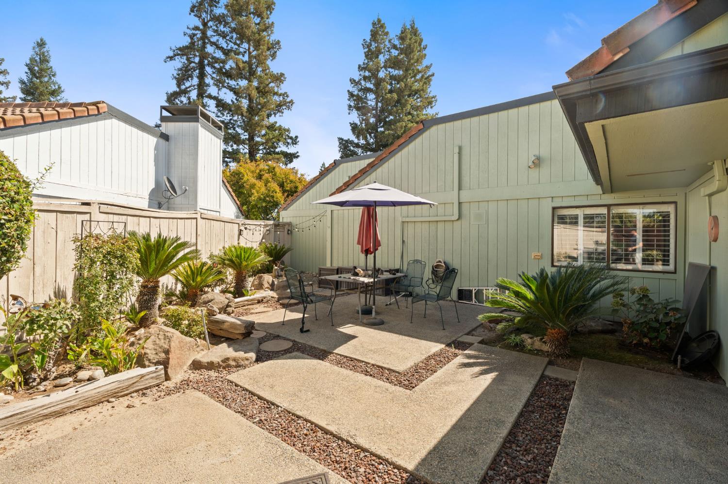 1963 W Santa Ana Ave, Fresno, CA 93705