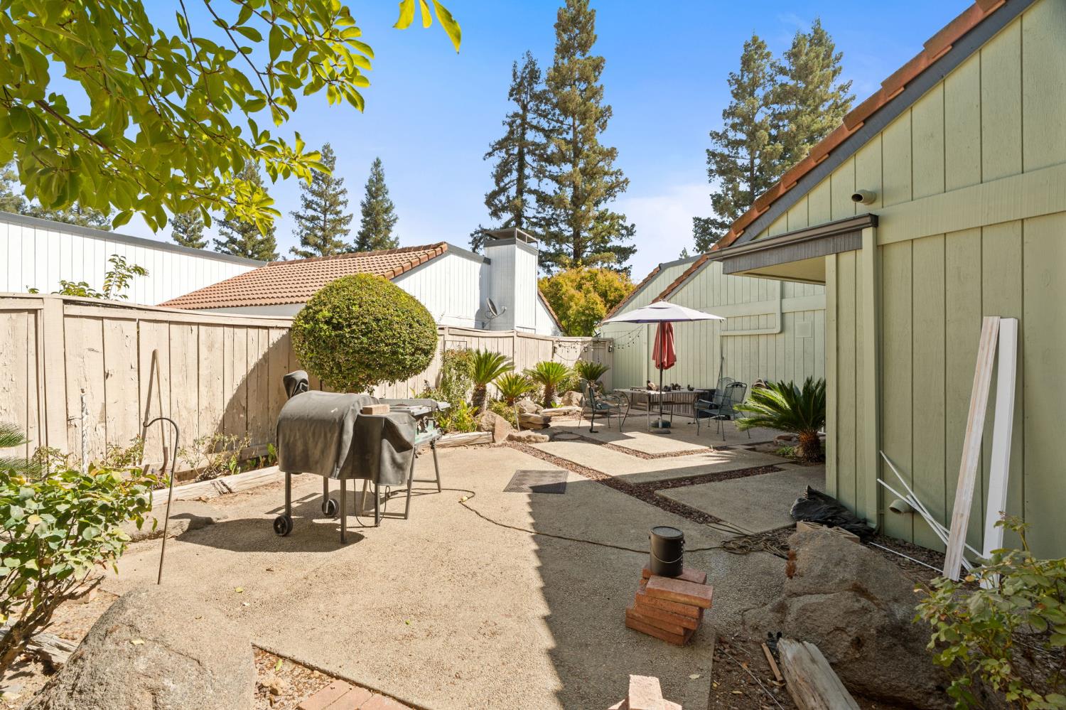 1963 W Santa Ana Ave, Fresno, CA 93705